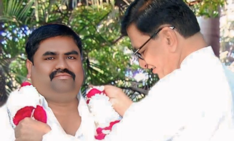ग्रामपंचायतीत गैरव्यवहार केल्या प्रकरणी जिल्हाधिकारी सिध्दराम सालीमठ यांची मोठी कारवाई शिबलापुर (ता.संगमनेर) ग्रामपंचायतीचे सरपंच प्रमोद बोंद्रे यांचे सरपंच पद रद्द !! ग्रामपंचायतीत गैरव्यवहार केल्या प्रकरणी जिल्हाधिकारी सिध्दराम सालीमठ यांची मोठी कारवाई शिबलापुर (ता.संगमनेर) ग्रामपंचायतीचे सरपंच प्रमोद बोंद्रे यांचे सरपंच पद रद्द !!