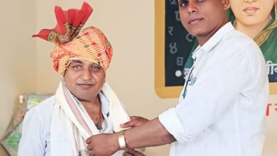 शिर्डी मतदार संघातील बहुचर्चीत आश्वी बु ता संगमनेर येथील ग्रामपंचायत मध्ये बबनराव शिदें यांची एकमताने निवड करण्यात आली.