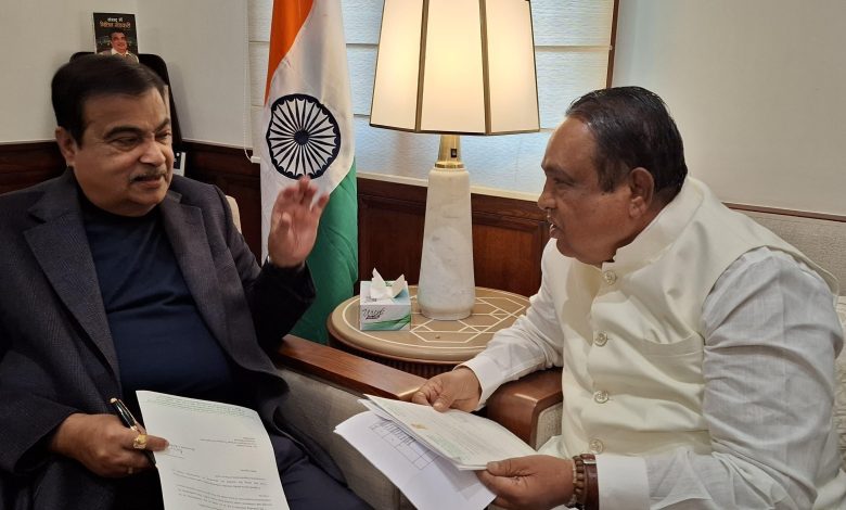 सावळीविहीर -अहिल्यानगर रस्त्याचा प्रश्न थेट लोकसभेत रस्त्याचे काम लवकर सुरु करावे खा.वाकचौरे यांची केंद्रीय मंत्री नितीनजी गडकरी यांना आग्रही मागणी !! सावळीविहीर -अहिल्यानगर रस्त्याचा प्रश्न थेट लोकसभेत रस्त्याचे काम लवकर सुरु करावे खा.वाकचौरे यांची केंद्रीय मंत्री नितीनजी गडकरी यांना आग्रही मागणी !!