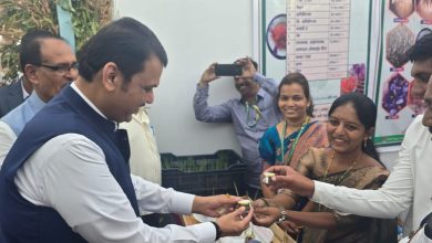 बाभळेश्वरच्या कृषी विज्ञान केंद्राचे कार्य शेतकऱ्यांसाठी दिशादर्शक   स्टॉल भेटी प्रसंगी केंद्रीय कृषिमंत्री आणि मुख्यमंत्र्यांकडून केंद्राचे कौतुक!