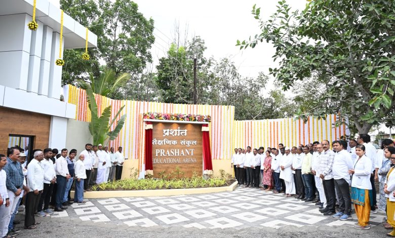 रचनात्मक काम करणाऱ्या व्यक्तीचे नाव शैक्षणिक संकुल परिसरास दिल्याचा मनस्वी अभिमान – पदमश्री पोपटराव पवार रचनात्मक काम करणाऱ्या व्यक्तीचे नाव शैक्षणिक संकुल परिसरास दिल्याचा मनस्वी अभिमान – पदमश्री पोपटराव पवार