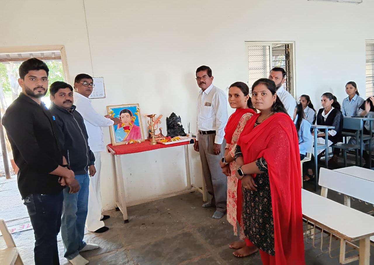 नेवासा तालुक्यातील माका महाविद्यालयात सावित्रीबाई फुले जयंती उत्साहात साजरी