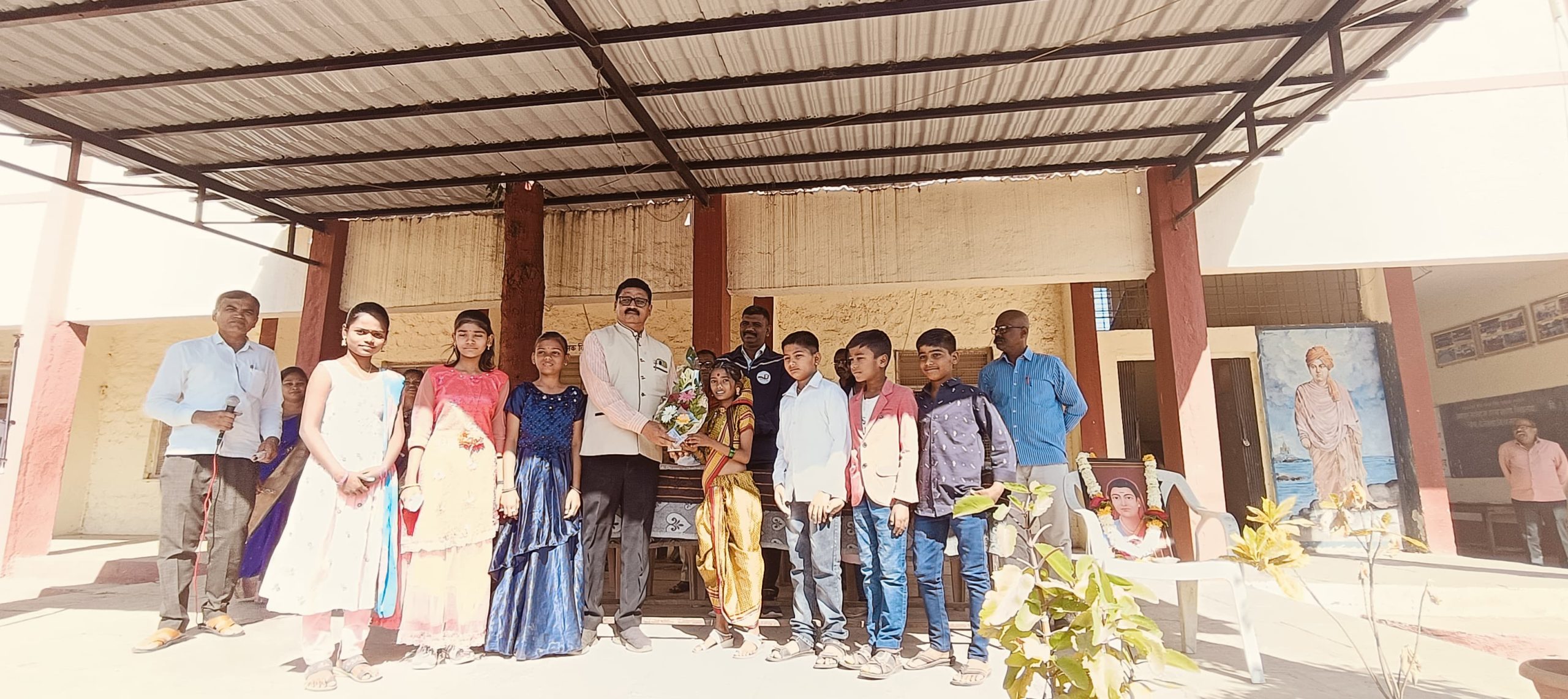 सावित्रीबाई फुलेंच्या जयंतीनिमित्त नेवासा तालुक्यात स्नेहालय व उडान प्रकल्पाचा विशेष जनजागृती उपक्रम चांदा (ता.नेवासा) येथे ‘माझी शाळा बालविवाह मुक्त शाळा’ अभियानाचे प्रभावी आयोजन! सावित्रीबाई फुलेंच्या जयंतीनिमित्त नेवासा तालुक्यात स्नेहालय व उडान प्रकल्पाचा विशेष जनजागृती उपक्रम चांदा (ता.नेवासा) येथे ‘माझी शाळा बालविवाह मुक्त शाळा’ अभियानाचे प्रभावी आयोजन!