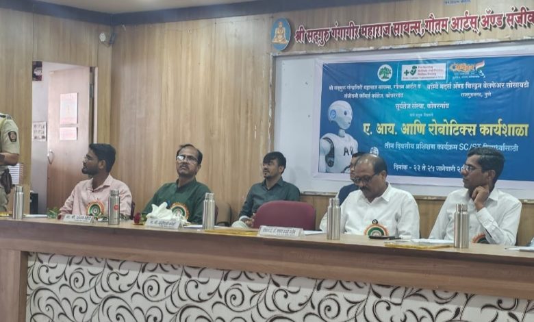 रोबोटिक उत्क्रांतीत सहभाग महत्वाचा – पोलीस निरीक्षक संदिप कोळी रोबोटिक उत्क्रांतीत सहभाग महत्वाचा – पोलीस निरीक्षक संदिप कोळी