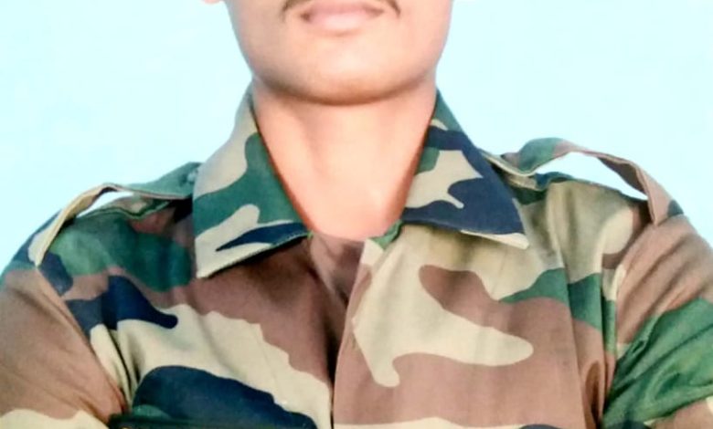 पद्मश्री विखे पाटील महाविद्यालयातील सिनिअर अंडर ऑफिसर आरती वाडेकर आणि माजी एन.सी.सी. कॅडेट चेतनकुमार भारती यांची नवी दिल्ली येथील प्रजासत्ताक दिन-२०२५ परेड संचलनात सहभाग! पद्मश्री विखे पाटील महाविद्यालयातील सिनिअर अंडर ऑफिसर आरती वाडेकर आणि माजी एन.सी.सी. कॅडेट चेतनकुमार भारती यांची नवी दिल्ली येथील प्रजासत्ताक दिन-२०२५ परेड संचलनात सहभाग!