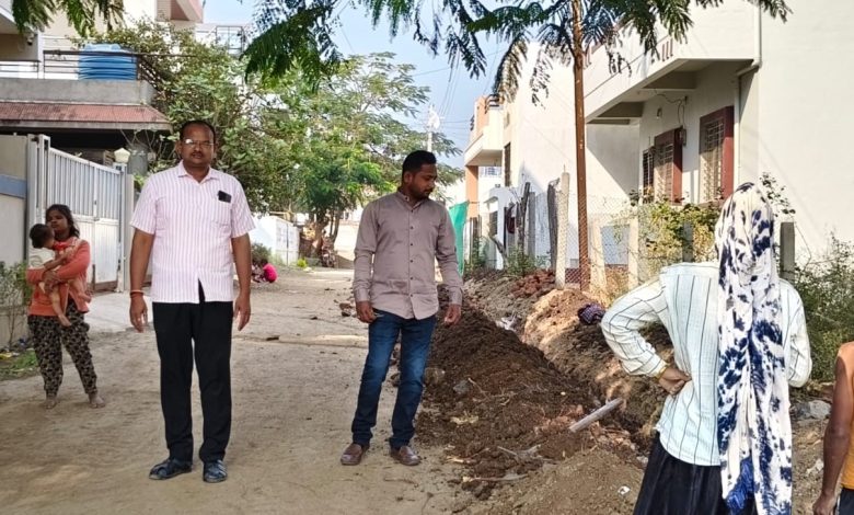 नगरसेवक असतांना कामे केली नाही आता उपोषणाचा ईशारा कोपरगाव नगरपरिषदेच्या निवडणुकांचे संकेत समजायचे का? राष्ट्रवादी कॉंग्रेस पक्षाचे कार्यकर्ते शैलेश साबळे यांचा सवाल नगरसेवक असतांना कामे केली नाही आता उपोषणाचा ईशारा कोपरगाव नगरपरिषदेच्या निवडणुकांचे संकेत समजायचे का? राष्ट्रवादी कॉंग्रेस पक्षाचे कार्यकर्ते शैलेश साबळे यांचा सवाल