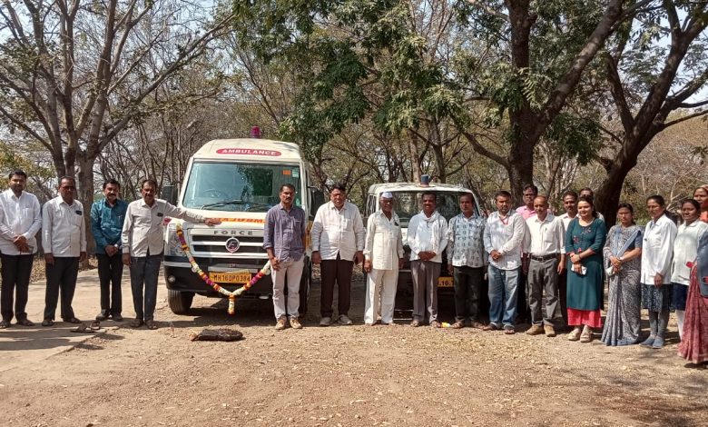 मंत्री राधाकृष्ण विखे पाटील यांच्या विशेष प्रयत्नातुन संवत्सर (ता. कोपरगाव)प्राथमिक आरोग्य केंद्रास रुग्णवाहिका प्राप्त मंत्री राधाकृष्ण विखे पाटील यांच्या विशेष प्रयत्नातुन संवत्सर (ता. कोपरगाव)प्राथमिक आरोग्य केंद्रास रुग्णवाहिका प्राप्त