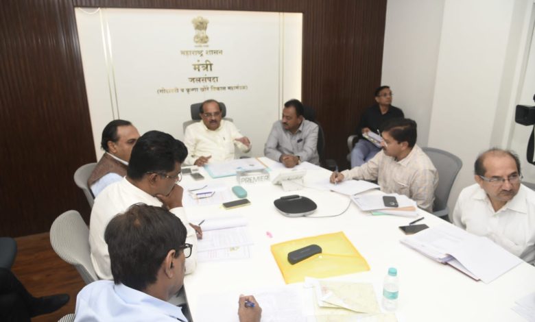 उपसा सिंचन योजनांच्या कार्यक्षमता वाढीसाठी सर्व्हेक्षण करा- ना. राधाकृष्ण विखे पाटील उपसा सिंचन योजनांच्या कार्यक्षमता वाढीसाठी सर्व्हेक्षण करा- ना. राधाकृष्ण विखे पाटील