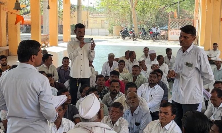 नेवासा तालुक्यात ग्रामपंचायतीच्या गैरव्यवहारांचे सत्र थांबेना लोहोगाव ग्रामपंचायत भ्रष्टाचाराविरोधात ग्रामसभेत ग्रामस्थ आक्रमक 