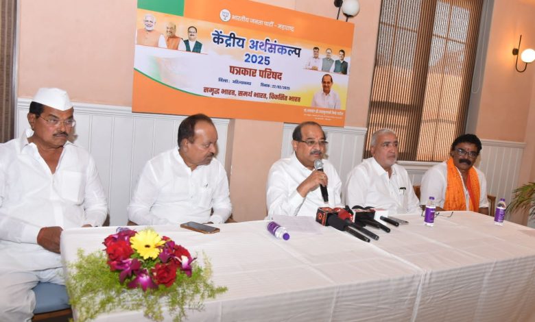 आत्मनिर्भरतेतून ‘विकसित भारत’ कडे नेणारा अर्थसंकल्प असून या अर्थसंकल्पामुळे नागरिक देशविकासाचे भागीदार होतील – ना.विखे पाटील आत्मनिर्भरतेतून ‘विकसित भारत’ कडे नेणारा अर्थसंकल्प असून या अर्थसंकल्पामुळे नागरिक देशविकासाचे भागीदार होतील – ना.विखे पाटील