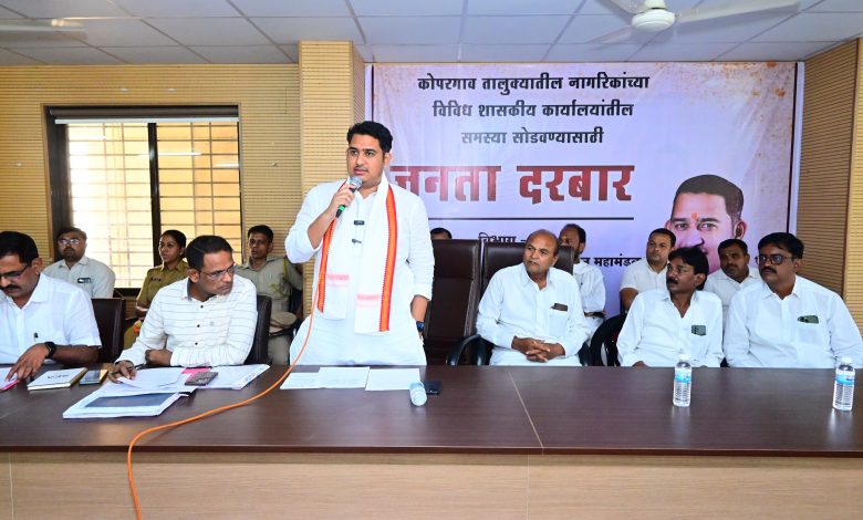 पोलीस प्रशासन नागरिकांना वेठीस धरीत असेल तर खपवून घेणार नाही – आ.आशुतोष काळे