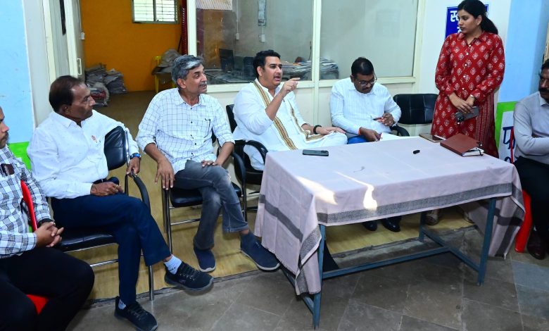 अतिक्रमण मोहिमेची अंमलबजावणी करतांना कुणावरही अन्याय होणार नाही याची काळजी घ्या – आ.आशुतोष काळे अतिक्रमण मोहिमेची अंमलबजावणी करतांना कुणावरही अन्याय होणार नाही याची काळजी घ्या – आ.आशुतोष काळे