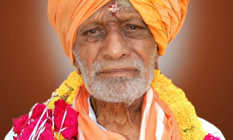 महंत श्री.नारायणगिरीजी महाराजांच्या पुण्यतिथी सोहळ्या निमित्त जळगावात स्वामी काशिकानंद महाराज सरस्वती यांचे कीर्तन महंत श्री.नारायणगिरीजी महाराजांच्या पुण्यतिथी सोहळ्या निमित्त जळगावात स्वामी काशिकानंद महाराज सरस्वती यांचे कीर्तन