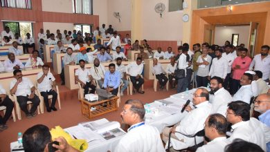 नदी सुधार प्रकल्पाचा निर्णय करण्यापुर्वी अन्य ठिकाणची माहीती घेण्यासाठी पालिकेने समिती नेमावी-मंत्री ना.राधाकृष्ण विखे पाटील