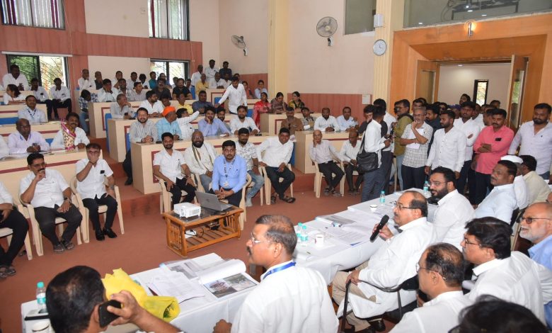 नदी सुधार प्रकल्पाचा निर्णय करण्यापुर्वी अन्य ठिकाणची माहीती घेण्यासाठी पालिकेने समिती नेमावी-मंत्री ना.राधाकृष्ण विखे पाटील नदी सुधार प्रकल्पाचा निर्णय करण्यापुर्वी अन्य ठिकाणची माहीती घेण्यासाठी पालिकेने समिती नेमावी-मंत्री ना.राधाकृष्ण विखे पाटील