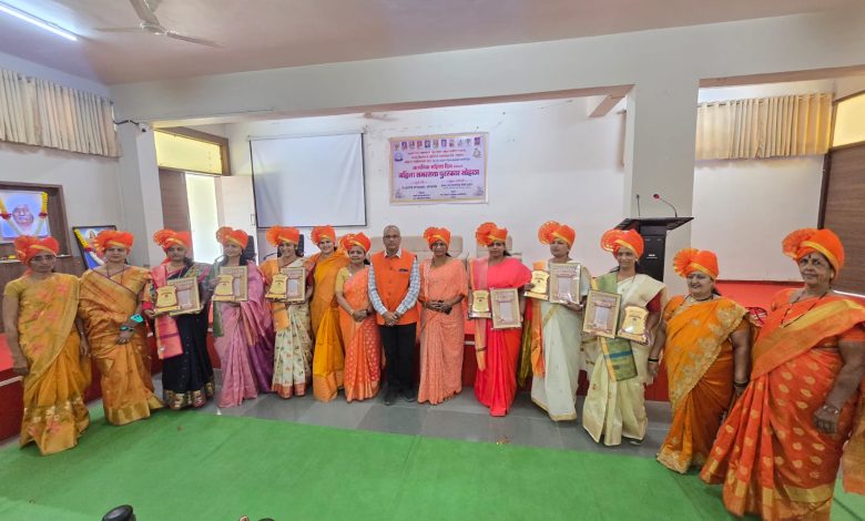 महिलांचे कार्य समाजाला प्रेरणादायी – वसंत कदम महिलांचे कार्य समाजाला प्रेरणादायी – वसंत कदम