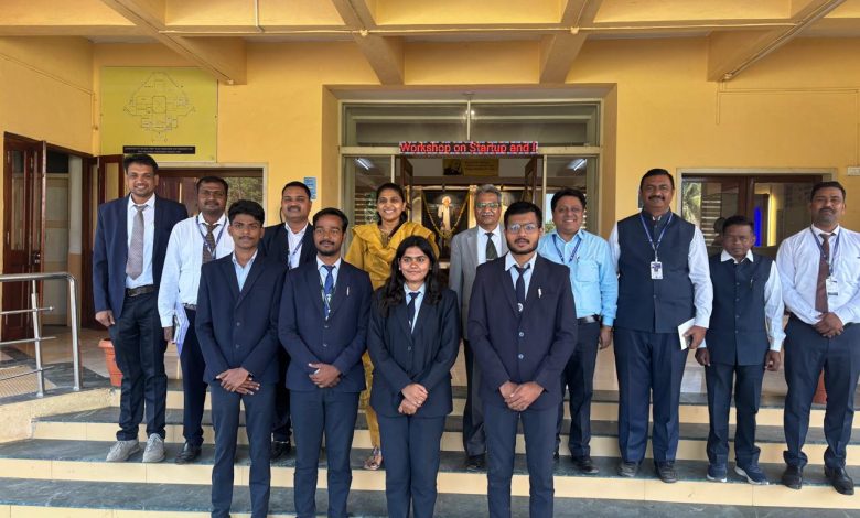 प्रवरा इंजिनीयरिंग कॉलेजच्या विद्यार्थ्यांची १३.८० लाख पॅकेजवर आंतरराष्ट्रीय कंपनीत कॉलेज प्लेसमेंटद्वारे नोकरीसाठी निवड! प्रवरा इंजिनीयरिंग कॉलेजच्या विद्यार्थ्यांची १३.८० लाख पॅकेजवर आंतरराष्ट्रीय कंपनीत कॉलेज प्लेसमेंटद्वारे नोकरीसाठी निवड!
