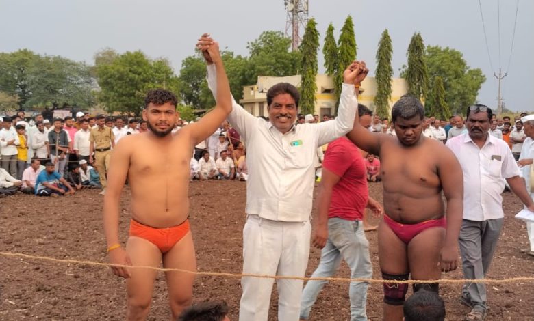 गोंडेगाव येथील पै.सौरभ म्हैस गाजवतोय कुस्त्यांचे मैदान!