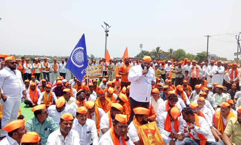 खून का बदला खून केल्याशिवाय ही लढाई थांबणार नाही – सागर बेग खून का बदला खून केल्याशिवाय ही लढाई थांबणार नाही – सागर बेग