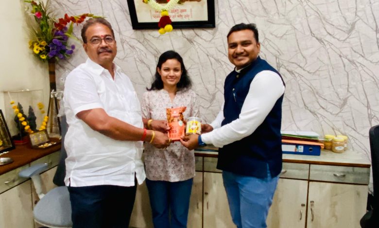 यशोदीप शेटे आणि शार्क टँक विजेत्या सायली शिंदे यांच्यात उद्योजकता आणि फंड रायसिंग वर चर्चा, तरुणांच्या वाढीसाठी महत्त्वपूर्ण मार्गदर्शन यशोदीप शेटे आणि शार्क टँक विजेत्या सायली शिंदे यांच्यात उद्योजकता आणि फंड रायसिंग वर चर्चा, तरुणांच्या वाढीसाठी महत्त्वपूर्ण मार्गदर्शन