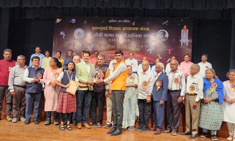 राज्यस्तरीय ‘विज्ञान जथ्था’ पुरस्काराने आत्मा मालिक गुरुकुल सन्मानित! राज्यस्तरीय ‘विज्ञान जथ्था’ पुरस्काराने आत्मा मालिक गुरुकुल सन्मानित!