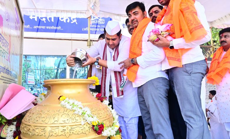 महाराष्ट्र गौरव मंगल कलश रथ यात्रेचे शिर्डी-कोपरगाव मध्ये आ. आशुतोष काळेंनी हजारो कार्यकत्यांसह मोठ्या उत्सवात केले स्वागत महाराष्ट्र गौरव मंगल कलश रथ यात्रेचे शिर्डी-कोपरगाव मध्ये आ. आशुतोष काळेंनी हजारो कार्यकत्यांसह मोठ्या उत्सवात केले स्वागत