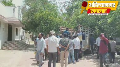 वाकडी-दिघी रोड परिसरात बिबट्या जेरबंद; वाकडी ग्रामपंचायतीत नेऊन वनविभागाच्या दिरंगाईवर संतप्त ग्रामस्थांचा रोष