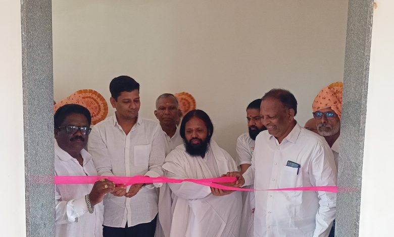 गोदातीरावर काका कोयटे यांच्या सहकार्याने ‘वैश्विक योग संमेलन’ भरवणार – परमानंद महाराज गोदातीरावर काका कोयटे यांच्या सहकार्याने ‘वैश्विक योग संमेलन’ भरवणार – परमानंद महाराज