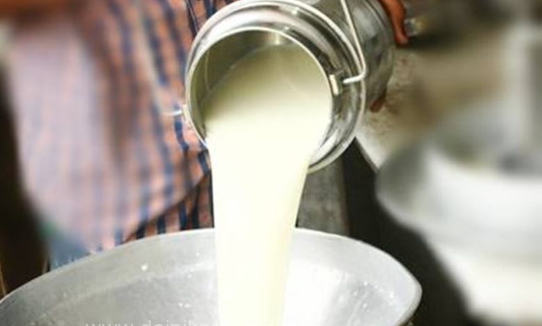 दुध उत्पादकांचे रखडलेले अनुदान तातडीने द्या;अन्यथा तिव्र आंदोलन – विठ्ठलराव शेळके दुध उत्पादकांचे रखडलेले अनुदान तातडीने द्या;अन्यथा तिव्र आंदोलन – विठ्ठलराव शेळके