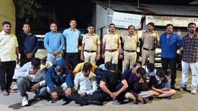 भिंगार कॅम्प पोलीस ठाणे हद्दीतील जुगार अड्ड्यावर छापा: १७.३२ लाखांचा मुद्देमाल जप्त, १२ आरोपींविरुद्ध कारवाई