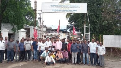 चितळी येथील “सत्यम डिस्टीलरीजमध्ये” सीटीसी कामगारांच्या वेतनवाढीसाठी “ठिय्या देत” बेमुदत आंदोलन सुरू