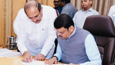 पुणे-नाशिक हायस्‍पीड रेल्‍वे प्रकल्‍प जुन्‍या प्रस्तावित मार्गानेच कार्यान्‍वित करावा;ना.राधाकृष्‍ण विखे पाटील यांची मुख्यमंत्री देवेंद्र फडणवीस यांना मागणी