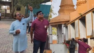 गोंधवणी येथील श्री महादेव मंदिरात;व्यावसायिक राजूभाऊ कक्कड यांच्या मार्गदर्शनाखाली स्वच्छता मोहीम