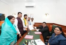 युवा नेते विवेक कोल्हे यांनी विधानपरिषदेसाठी जोशपूर्ण वातावरणात विधानभवनात अर्ज केला दाखल