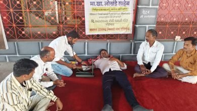 गोंडेगाव-चितळी मार्गावरील निकृष्ट डांबरीकरणा विरोधात बेमुदत आमरण उपोषण; तिसऱ्या दिवशी अमोल तांबे यांची प्रकृती खालावली
