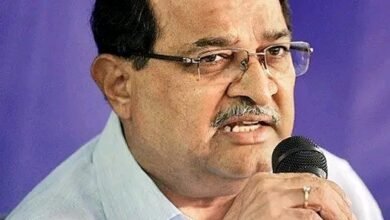 दुष्काळाच्या पार्श्वभूमीवर लग्नातील डामडौल थांबवा; साधेपणाने विवाह करा – राधाकृष्ण विखे पाटील दुष्काळाच्या पार्श्वभूमीवर लग्नातील डामडौल थांबवा; साधेपणाने विवाह करा – राधाकृष्ण विखे पाटील