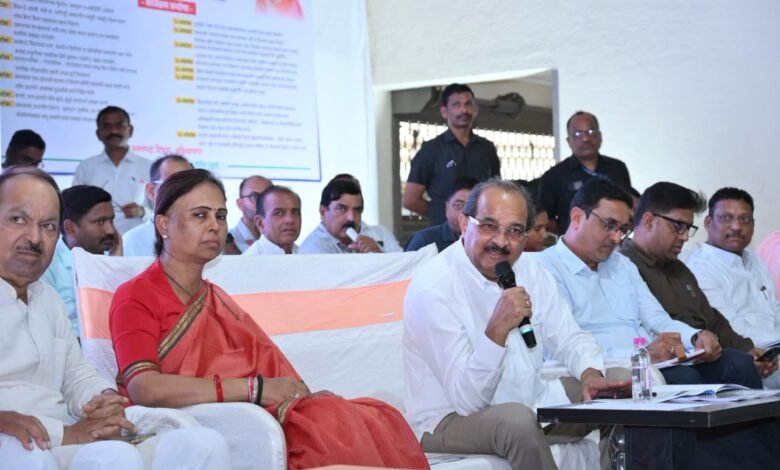 शेवगावच्या हक्काचे पाणी कोणीही काढून घेणार नाही-मंत्री विखे पाटील शेवगावच्या हक्काचे पाणी कोणीही काढून घेणार नाही-मंत्री विखे पाटील