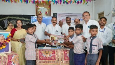 वाचनातूनच व्यक्तिमत्त्व घडते; पुस्तकांशी मैत्री करा – नगराध्यक्ष पराग संधान